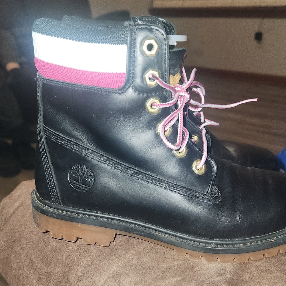 Timberland Women's 6 inch Heritage Waterproof Boots Size 6